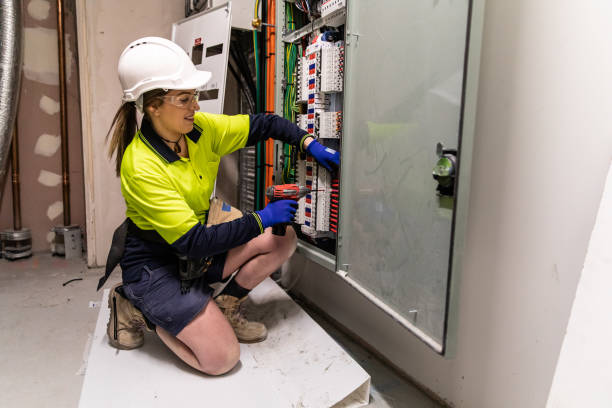 Best Licensed Electrician  in New Sharon, IA